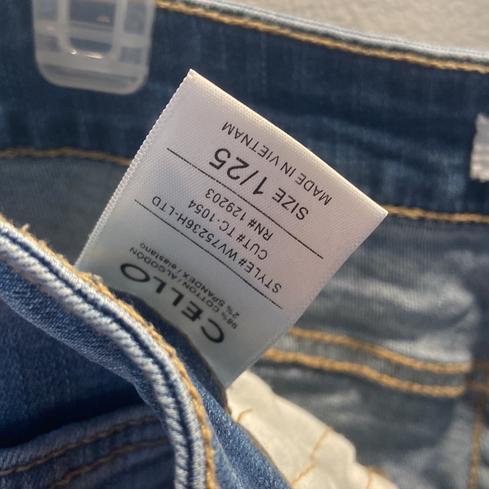 Jean - Picture 2 of 5